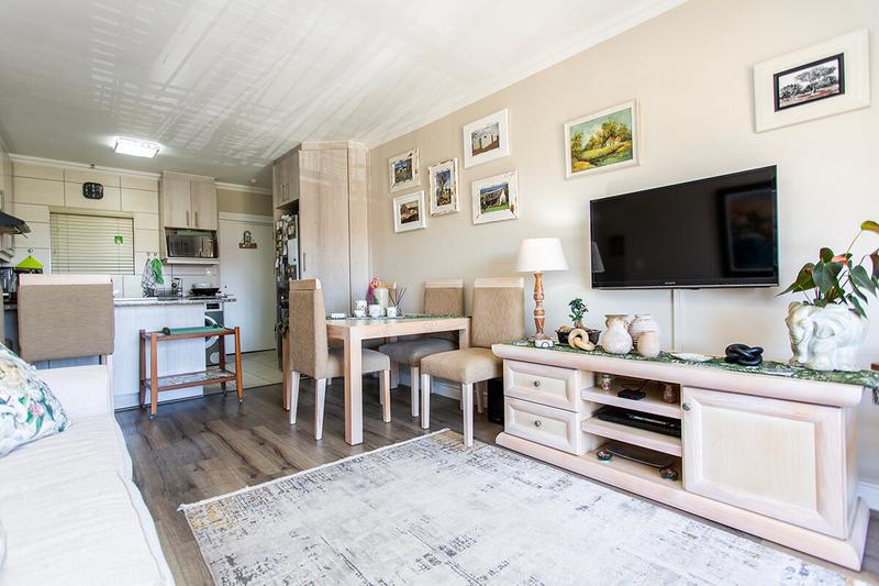 2 Bedroom Property for Sale in Sonkring Western Cape